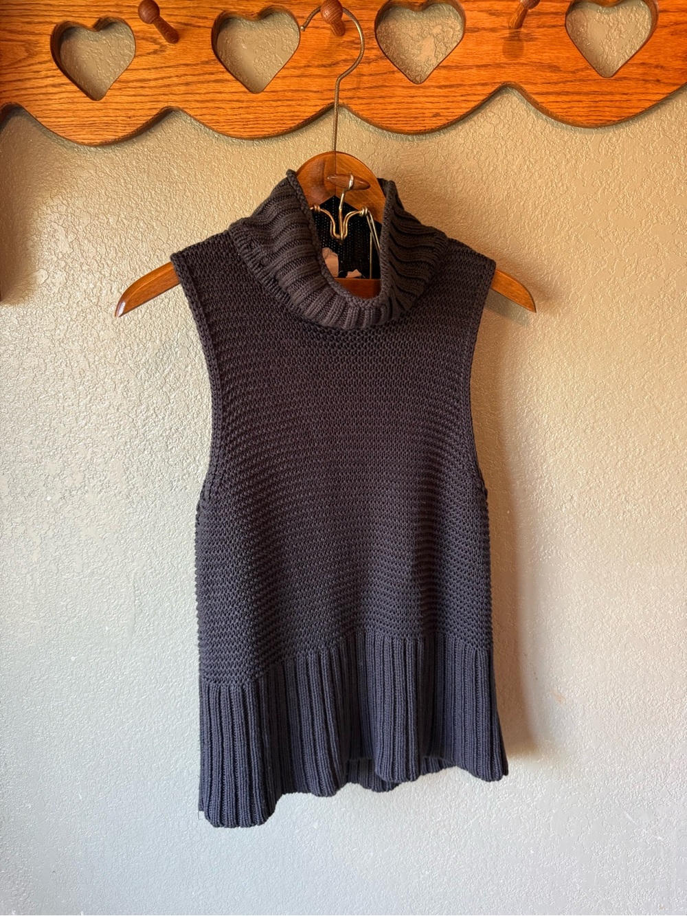 GAP Sleeveless Turtleneck Knit Sweater - Black
